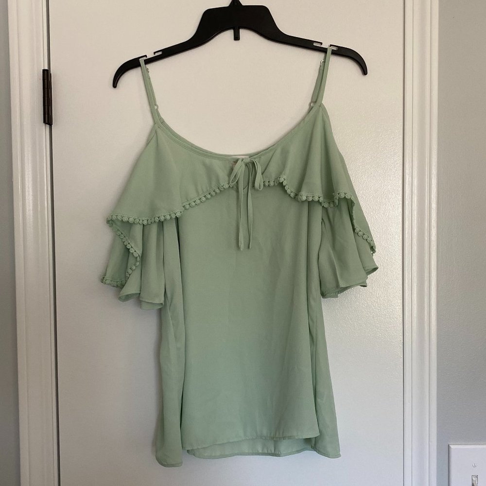 Super Cute Detailed Top/Blouse